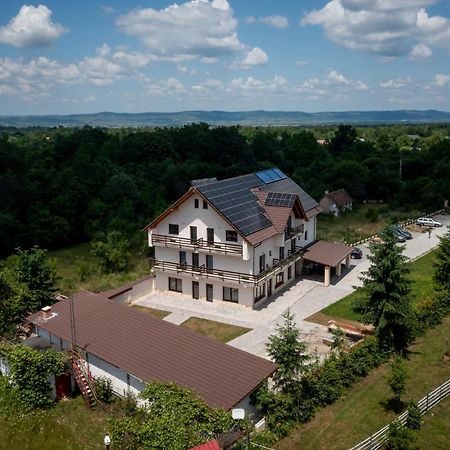 Evergreen Chalet Avrig Bagian luar foto