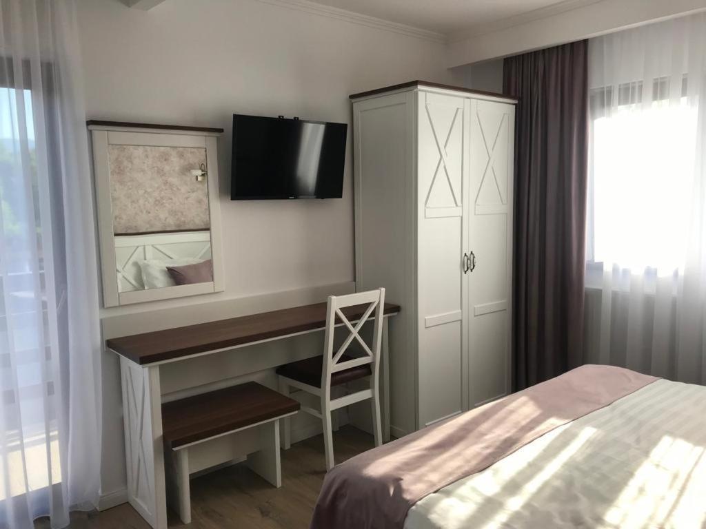 Evergreen Chalet Avrig Bagian luar foto